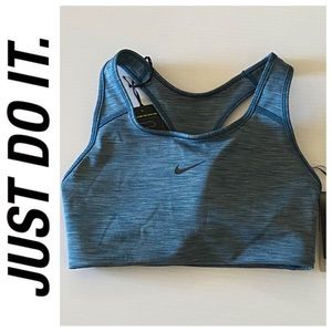 Nike Swoosh Bra